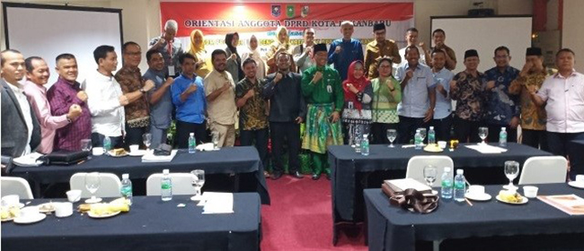 Sekda Harap Orientasi DPRD Pekanbaru Tambah Wawasan Wakil Rakyat