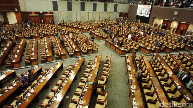 Paripurna Pengesahan RUU Antiterorisme, 372 Anggota Dewan Absen