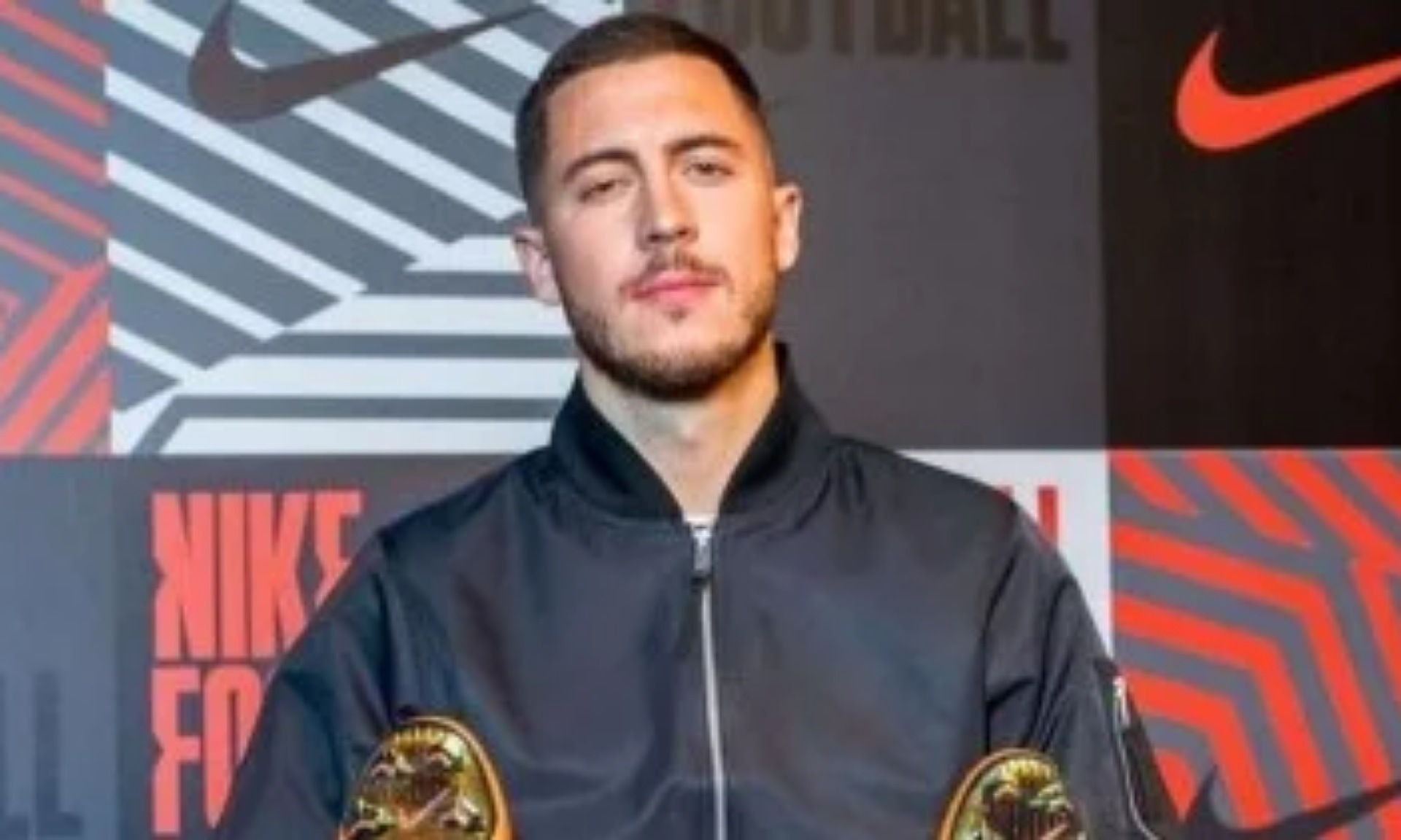 Fans Barca Nekat Hadir di Lautan Fans Madrid Saat Peresmian Hazard
