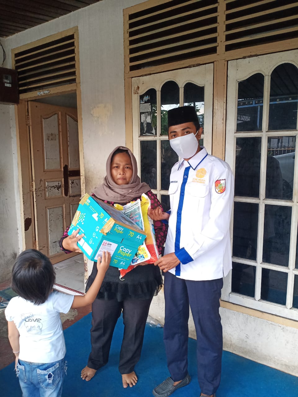 Pandemi Corona, ICMI Muda Pekanbaru Salurkan Paket Sembako