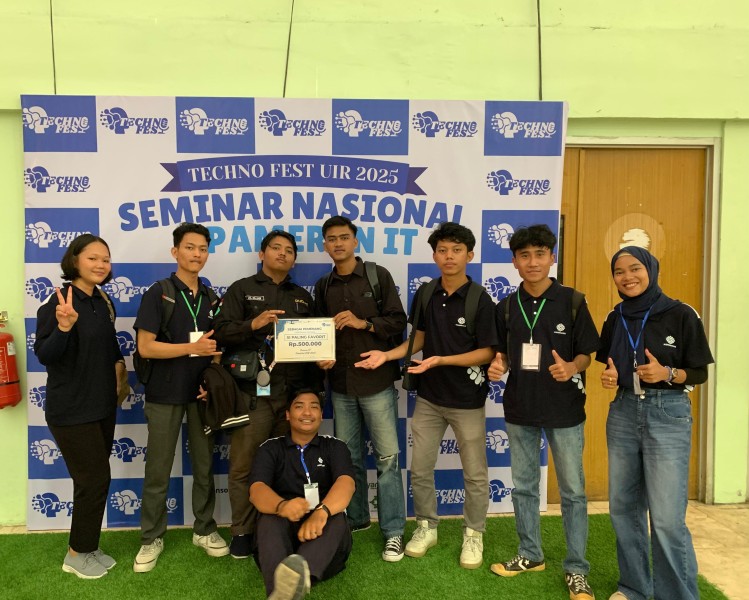 Himatika Fasilkom Unilak Raih Penghargaan Terfavorit Pemeran IT di Techno Fest UIR 2025