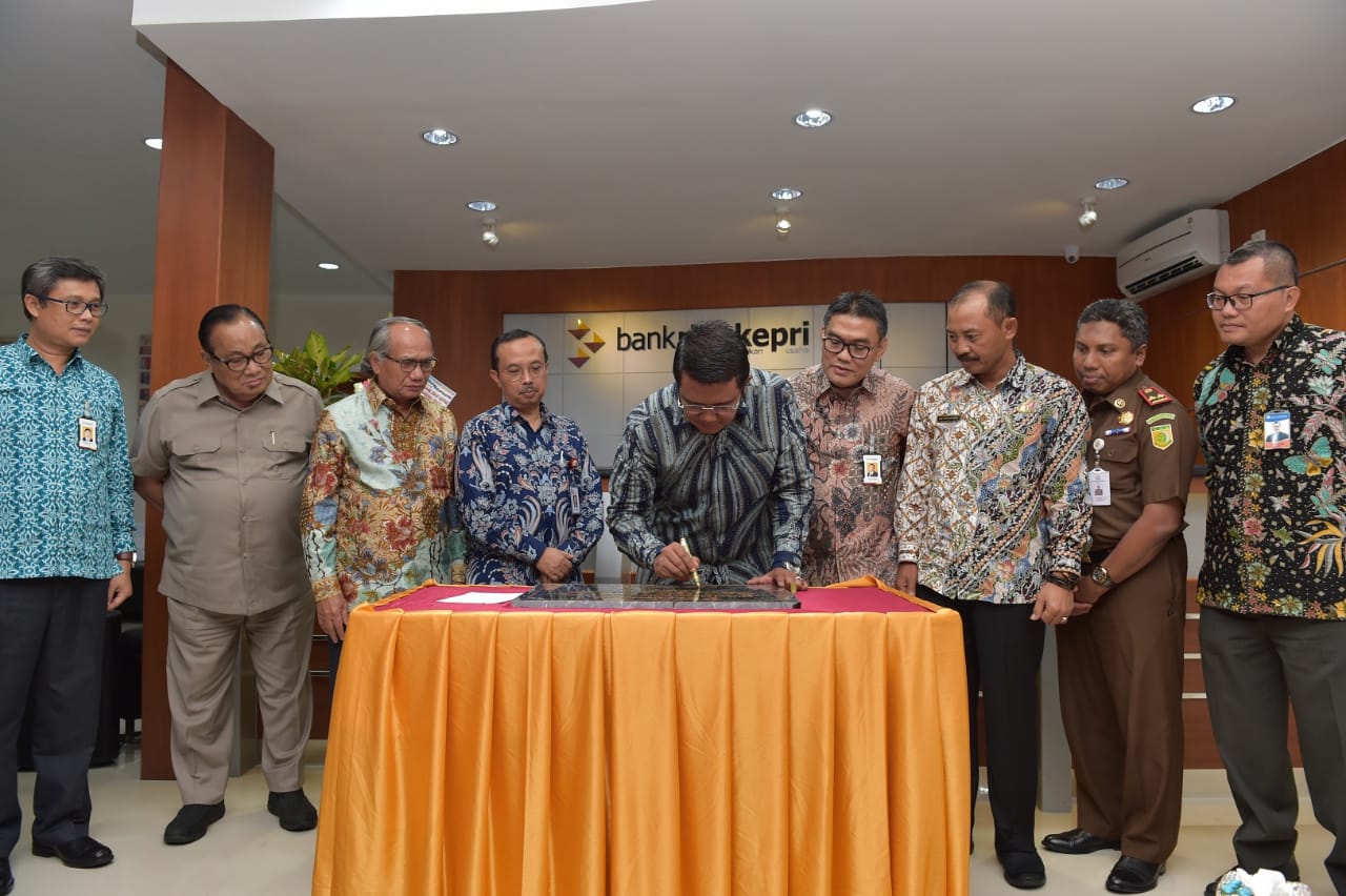 Kantor Bank Riau Kepri Capem Tanjung Uban Resmi Gunakan Gedung Baru