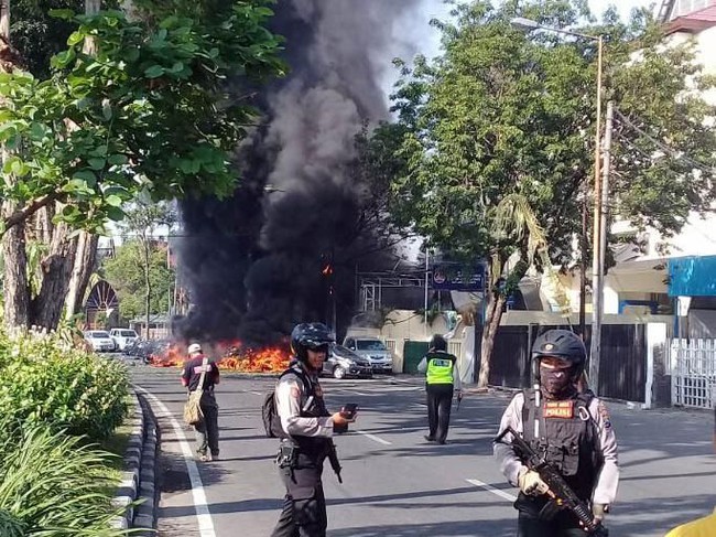 Polisi: Tiga Keluarga di Balik Teror Bom di Surabaya-Sidoarjo