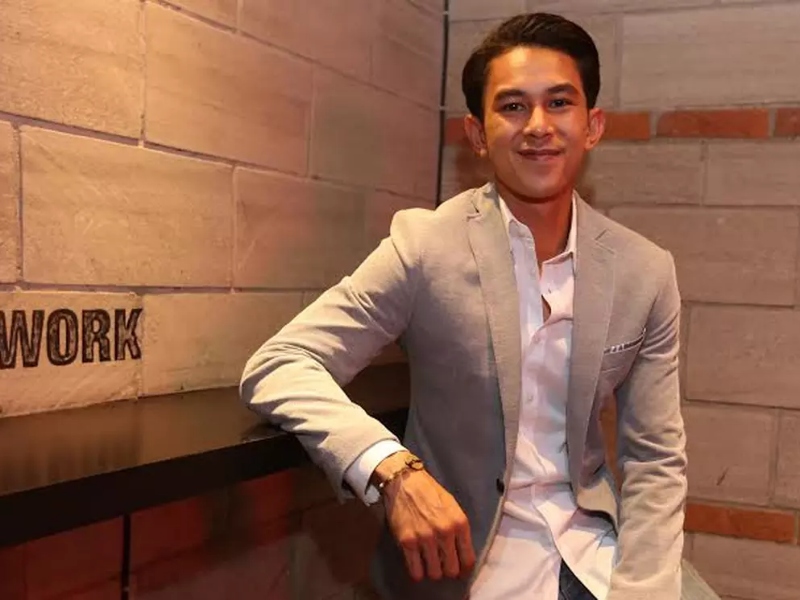 Isap Vape di Pesawat, Fandy Christian Diciduk Petugas