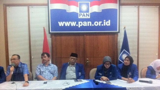 Politikus PAN: Panitia Bagi-bagi Sembako di Monas Pro Jokowi