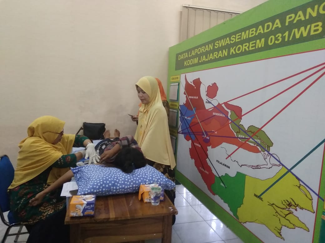 Donor Darah dan Pengobatan Gratis Warnai HUT TNI di Riau