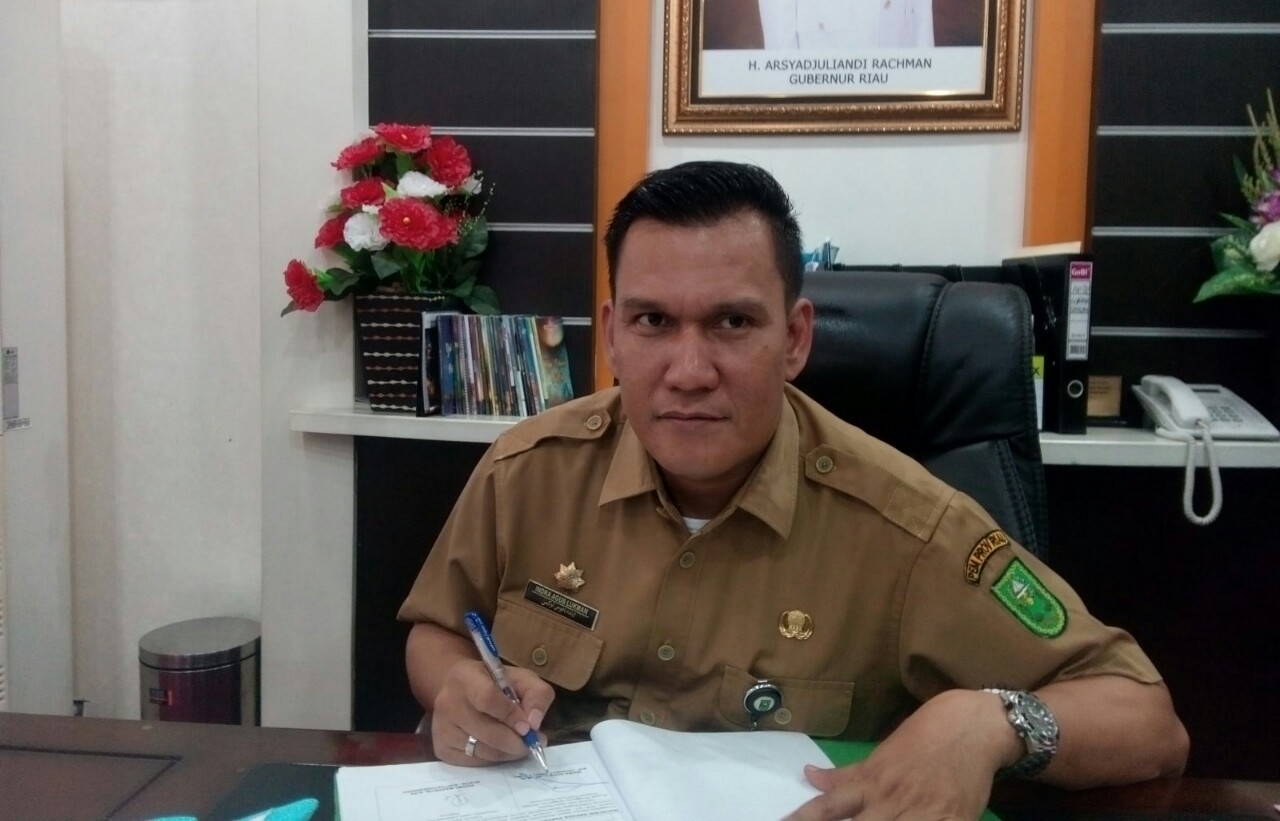 Plh Kadisdik Riau Himbau Kepala SMA/SMK dan SLB Negeri Alokasikan THR Bagi PTK