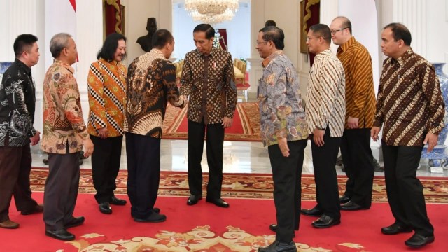 Jokowi Minta Ada Terobosan Percepat Pemenuhan e-KTP dan Akta Kelahiran