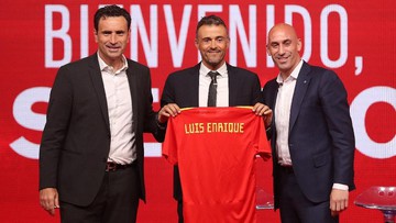 Enrique Larang Pemain Timnas Spanyol Main HP Saat Makan