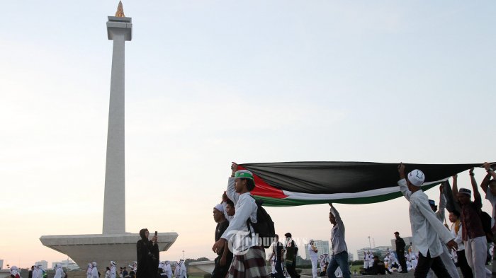 Tarawih Akbar di Monas Katanya untuk Persatuan, MUI Tanya: Logikanya Apa Ya? 