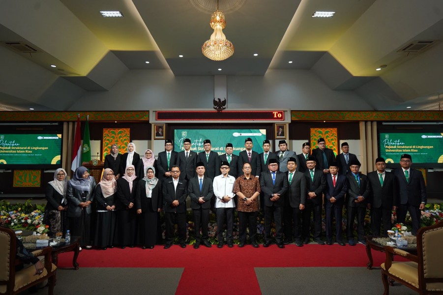 Rektor UIR Resmi Lantik Pejabat Stuktural Periode 2025-2029