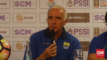 Gomez Soal Sanksi Persib: Lebih Baik Tim Tak Bermain