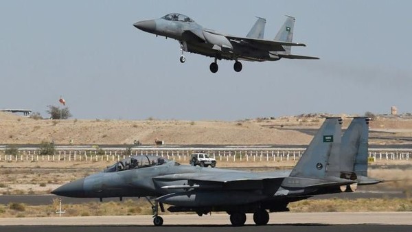 Jet Tempur Saudi Ditembak Jatuh di Yaman