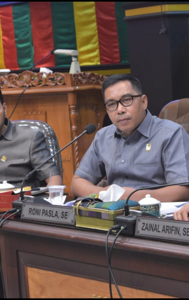 Rawan Kecelakaan, Seng Proyek IPAL JalanTeratai Halangi Jarak Pandang Pengendara, Roni Pasla ; Kami Akan Segera Turun !