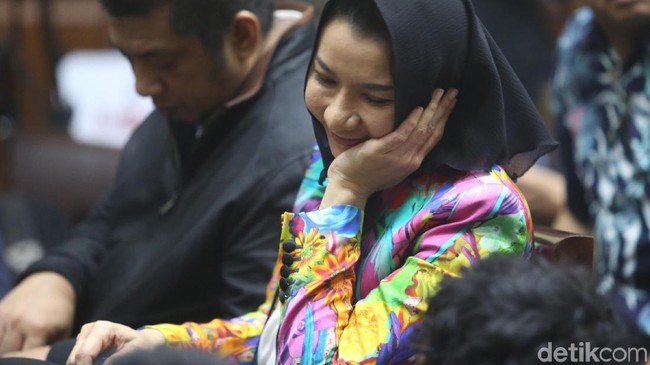 Bupati Rita Bantah Siapkan Uang Rp 5 M untuk Suap KPK