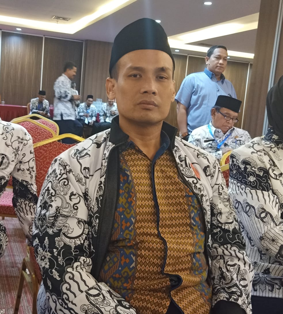 Rebut 165 Suara, Dr.M Syafii Terpilih Jadi Ketua PGRI Riau