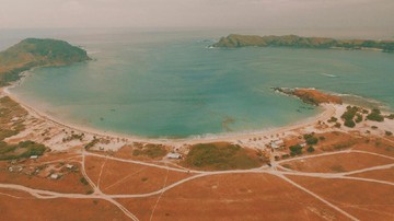 Warga Berlarian Akibat Gempa Susulan Lombok 5,4 SR