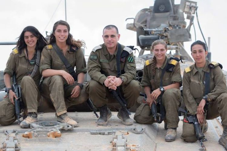 Militer Israel Kini Punya Empat Komandan Tank Perempuan Pertama