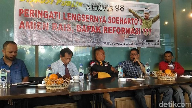 Sri Bintang cs Serang Amien Rais: Dia Pengkhianat Reformasi
