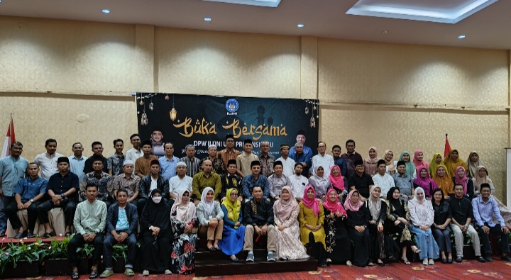 Iluni UNP Provunsi Riau Buka Puasa Bersama, Nadirman Puji Keberadaan DPW dan DPD Iluni UNP di Riau