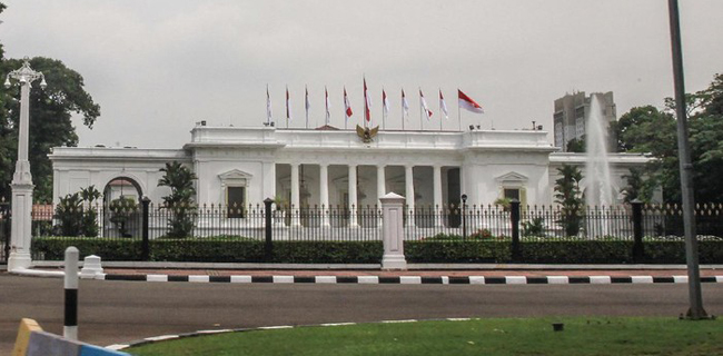 Teguran Jokowi Kepada Menteri Jangan Jadi Alasan Menaikkan Honor Buzzer