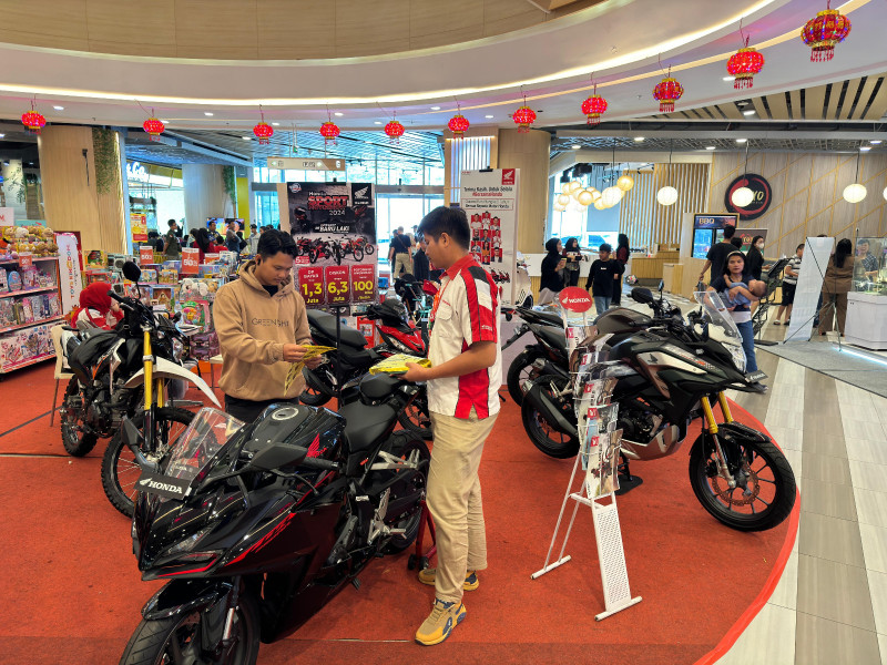 Motor Sport Honda, Manjakan Pengunjung Mall Living World