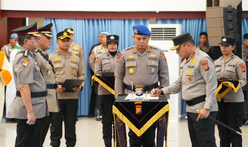 Dilantik Kapolda Irjen Herry Heryawan, Ini Daftar Pejabat Baru Polda Riau