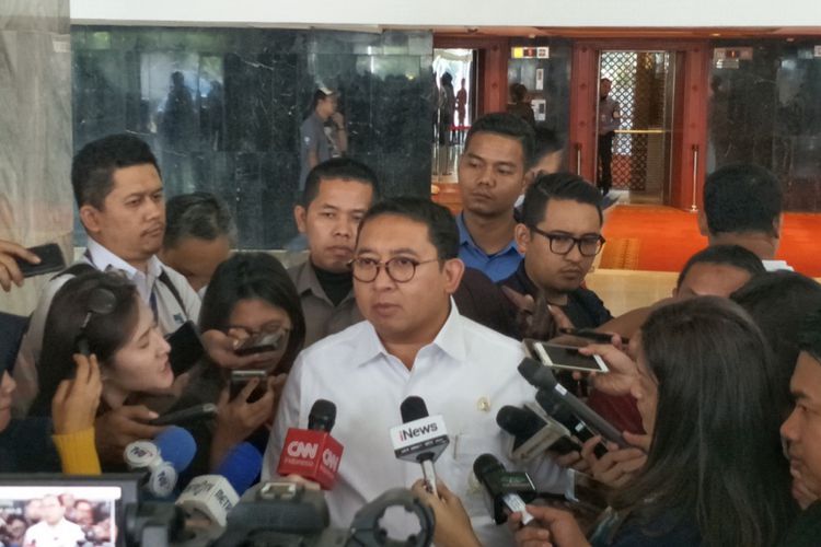 Fadli Zon Minta Penggunaan Pesawat Kepresidenan untuk Kampanye Dilarang
