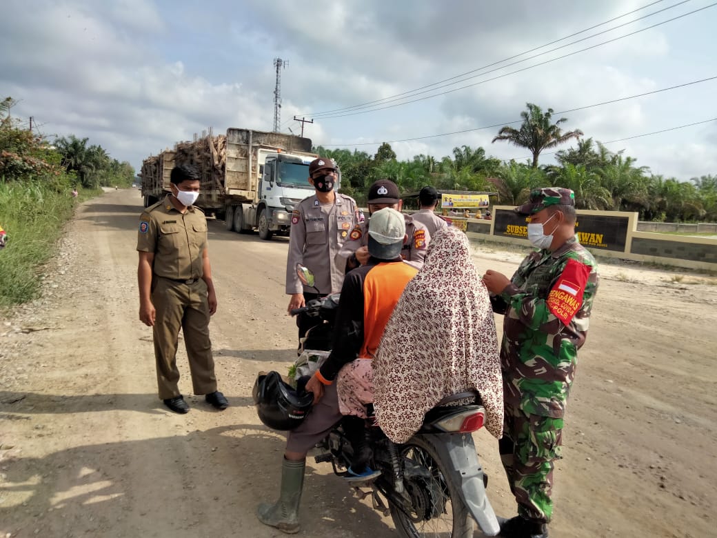 Polsubsektor Pelalawan Bersama TNI Gelar Operasi Yustisi
