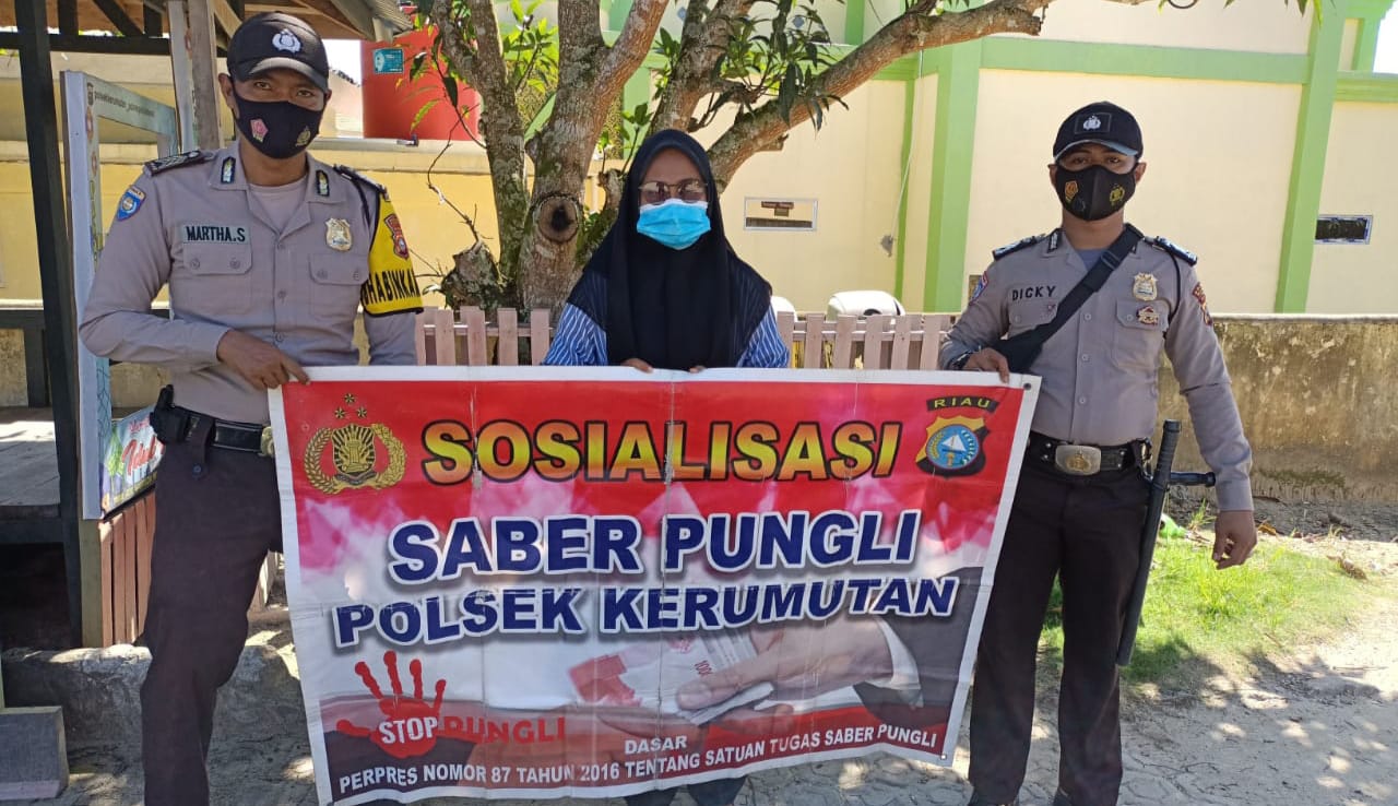 Polsek Kerumutan Sosialisasikan Saber Pungli di Pusat Keramaian