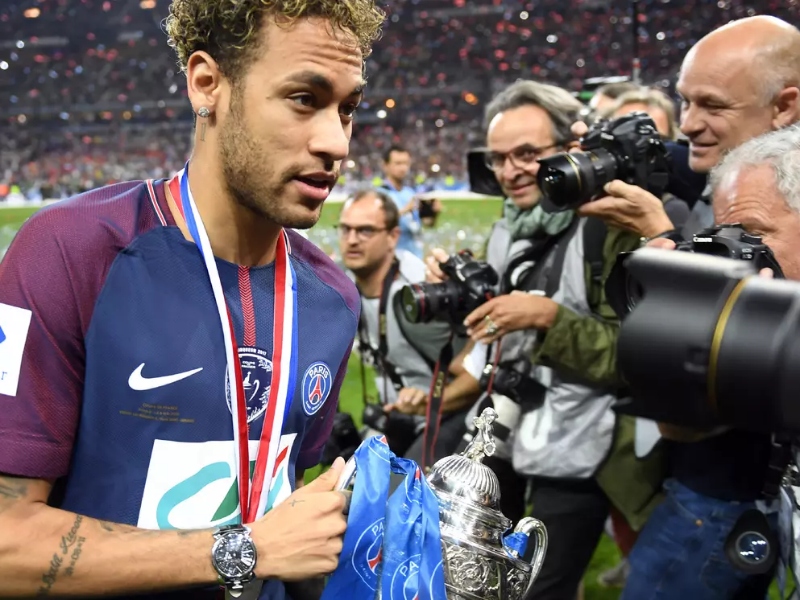 Neymar Indikasikan Tolak Real Madrid