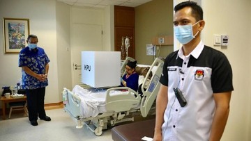 Ani Yudhoyono Nyoblos di Rumah Sakit, SBY di KBRI Singapura