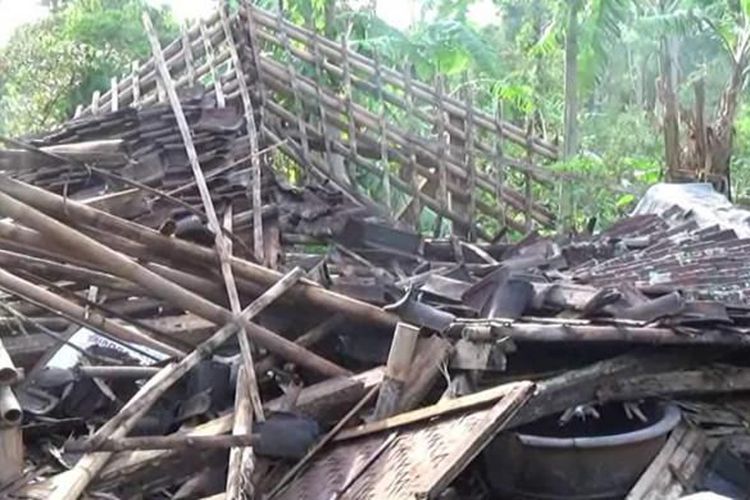 Puting Beliung Rusak Ratusan Rumah di Bandung Barat, Ini Penjelasan BMKG