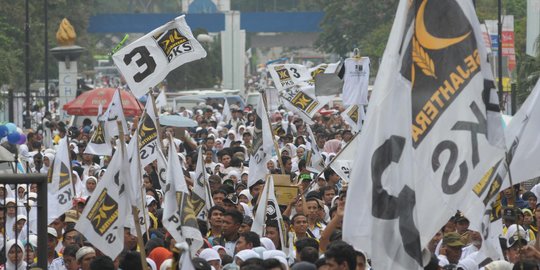 'Soekarno bisa bubarkan Masyumi, Orba bubarkan PKI, reformasi harus bubarkan PKS'
