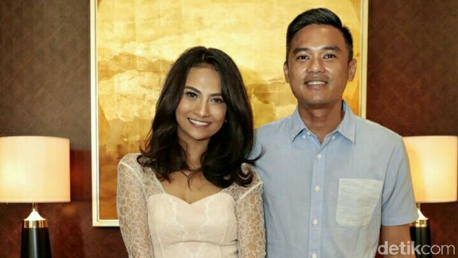 Pacaran dengan Polisi, Vanessa Angel Dilamar di Depan Umum