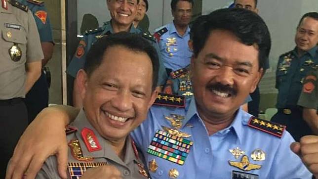 Kepolri Imbau TNI dan Polisi Jangan 'Pijat' Bareng