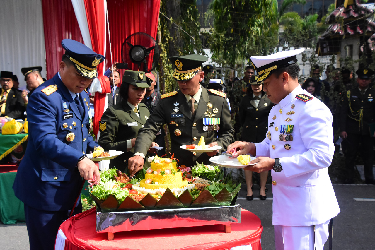 Meriah, HUT TNI Ke 74 di Riau