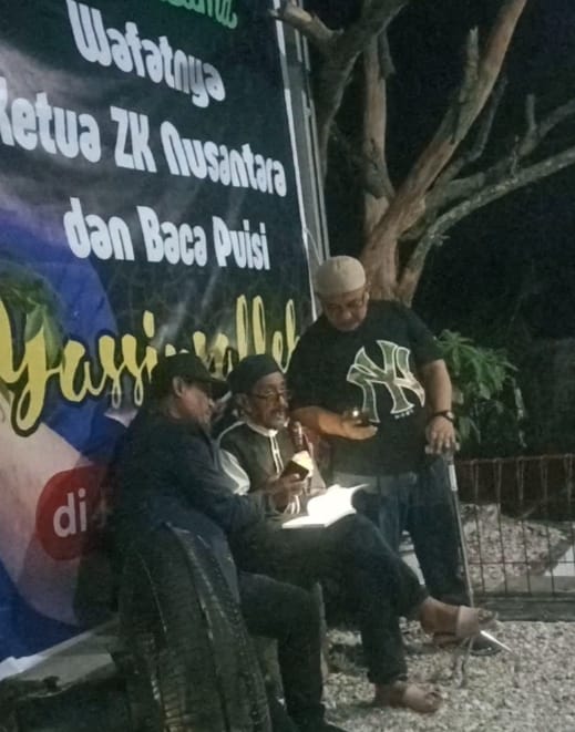 Akrab, Bersahaja lagi Benas