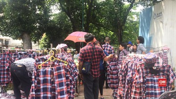 Jokowi Akan Tanggalkan Kemeja Kotak-Kotak di Pilpres 2019