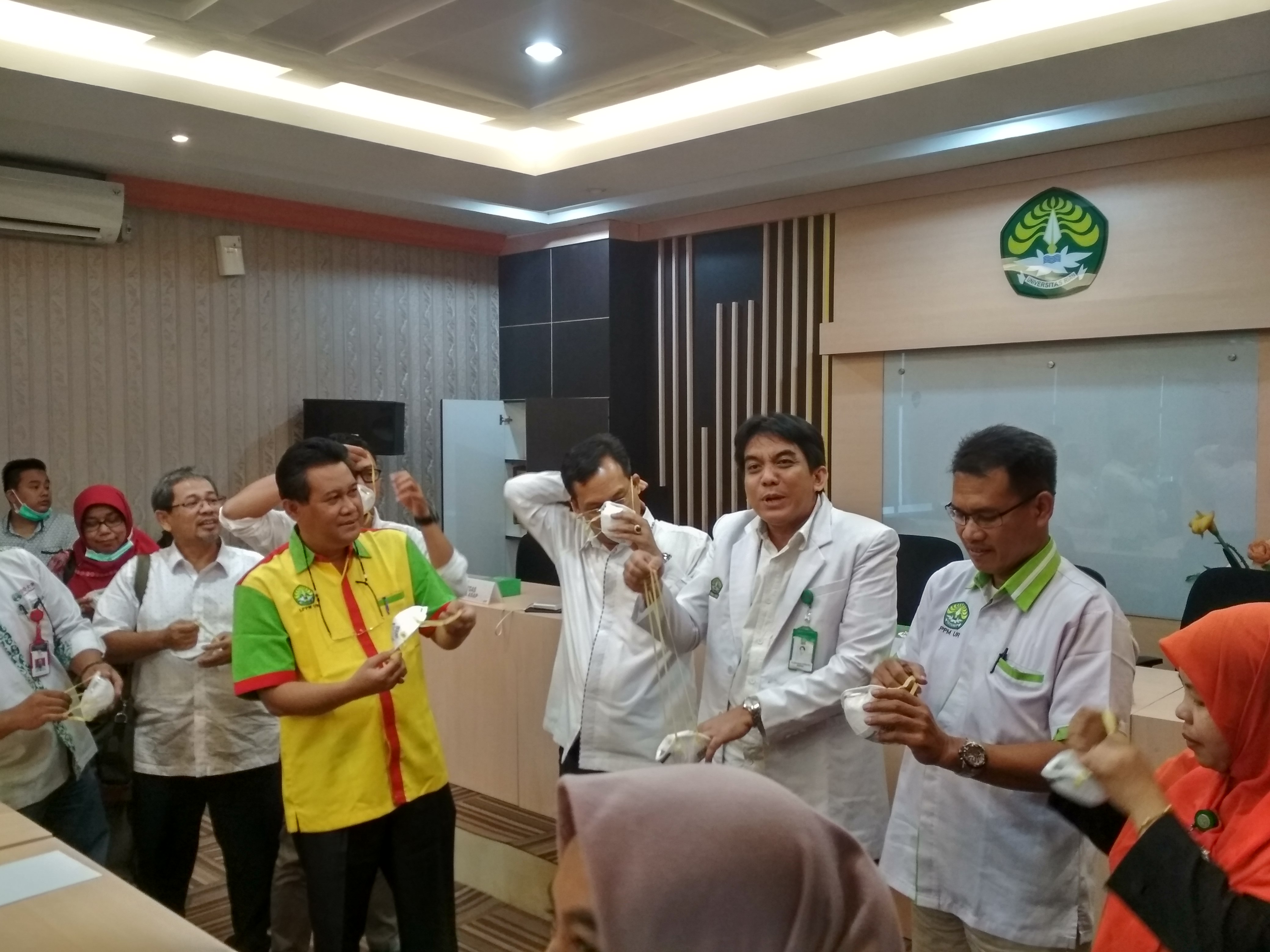 Hadapi Dampak Kabut Asap, UR Buka Posko Kesehatan dan Satgas Karhutla