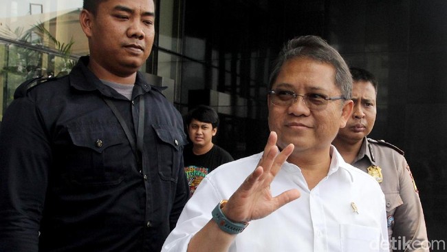 Menkominfo Diperiksa Bawaslu Soal 'Yang Gaji Kamu Siapa?'