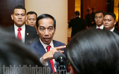 Biaya Pengobatan di Jakarta Mahal, Jokowi Tegur Anies Baswedan