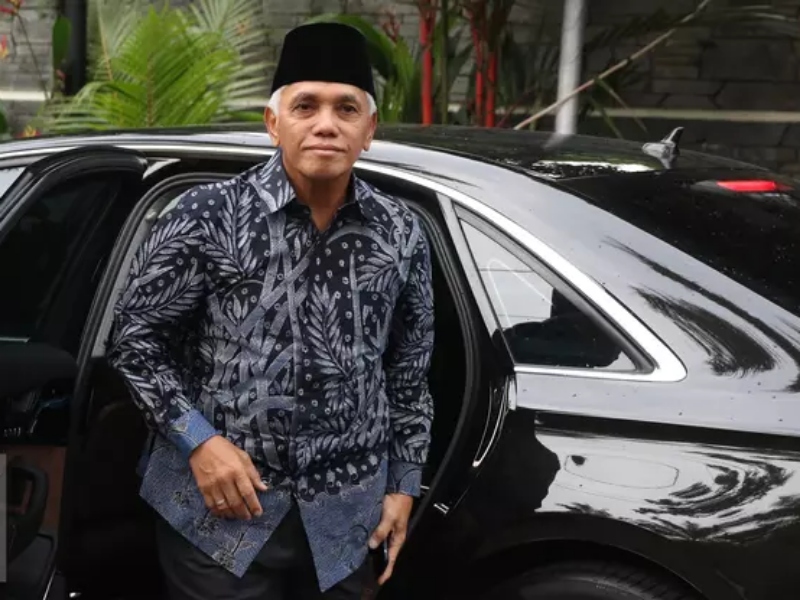 Jelang Tengah Malam, Hatta Rajasa Mendatangi Rumah SBY