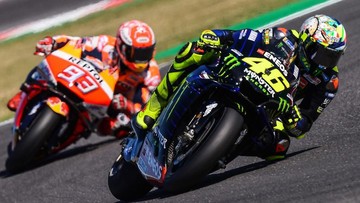 Rossi Wheelie Usai Ribut dengan Marquez