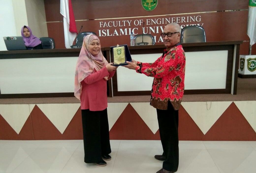 Prof. Rahayu dari UNITEN Malaysia Beri Kuliah Umum Mahasiswa PWK, Dekan : Penambah Wawasan