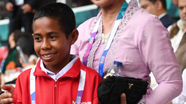Joni Bocah Pemanjat Tiang Bendera Ingin Jadi Tentara untuk Bela Negara