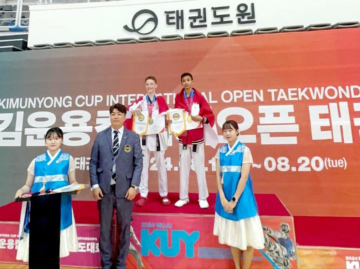 Devin Siswa SKO Riau Raih Emas Kejuaraan Dunia Taekwondo Junior di Korea Selatan