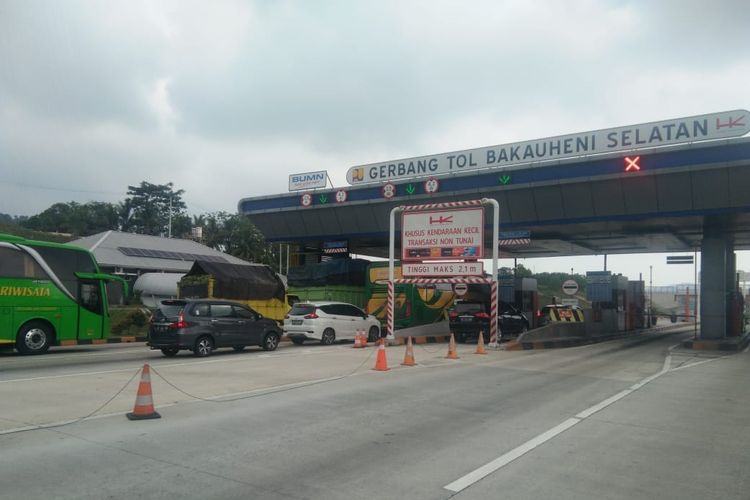 Hari Pertama Arus Balik, 651.298 Kendaraan Gunakan Tol Trans Sumatera