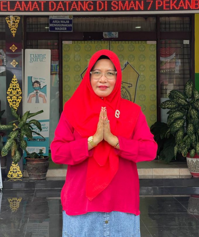 Dr Nurhafni Sosok Kepala Sekolah yang Hantarkan SMAN 7 Pekanbaru Menjadi Sekolah Penggerak 