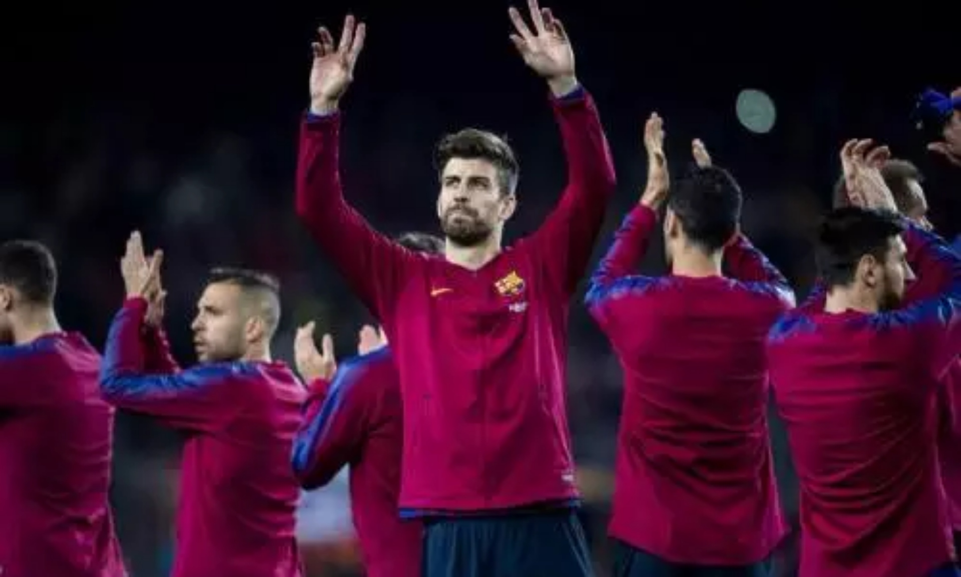 Performa Menurun, Pique Pesimis Barca Mampu Atasi Lyon di Liga Champions